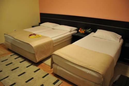 Hotel Beograd - Yu Lukavica Zewnętrze zdjęcie